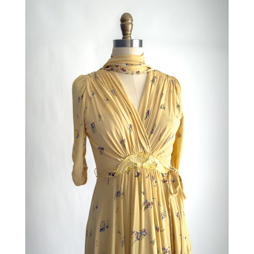 Virginie yellow floral vtg 70s‎ does 40s knee length dress - Picture 3 of 9